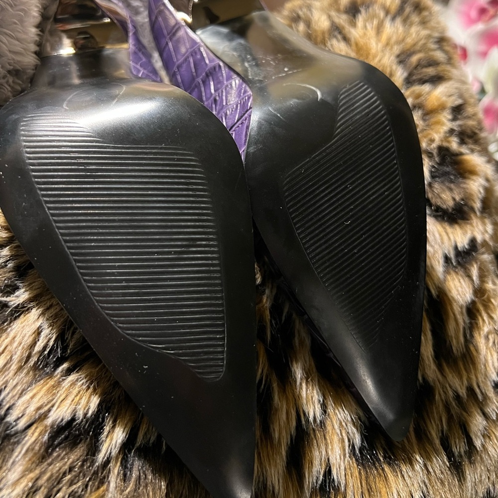 Size 6 Steve Madden leather purple heels - Picture 7 of 7